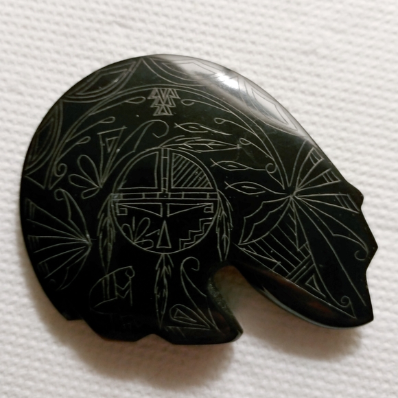 Classic Black Marble Etched Medicine Bear Zuni Fetish Carving